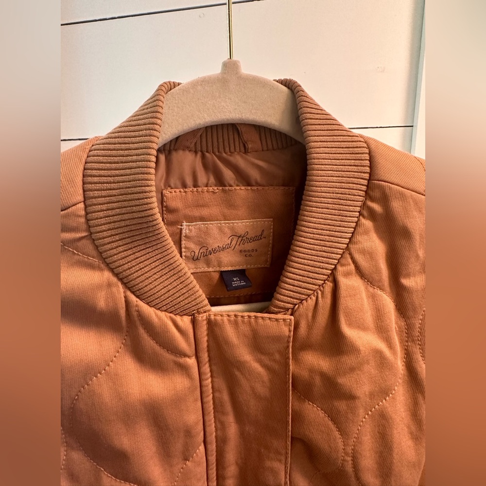 Universal Threads Xs Bomber Jacket - image 2
